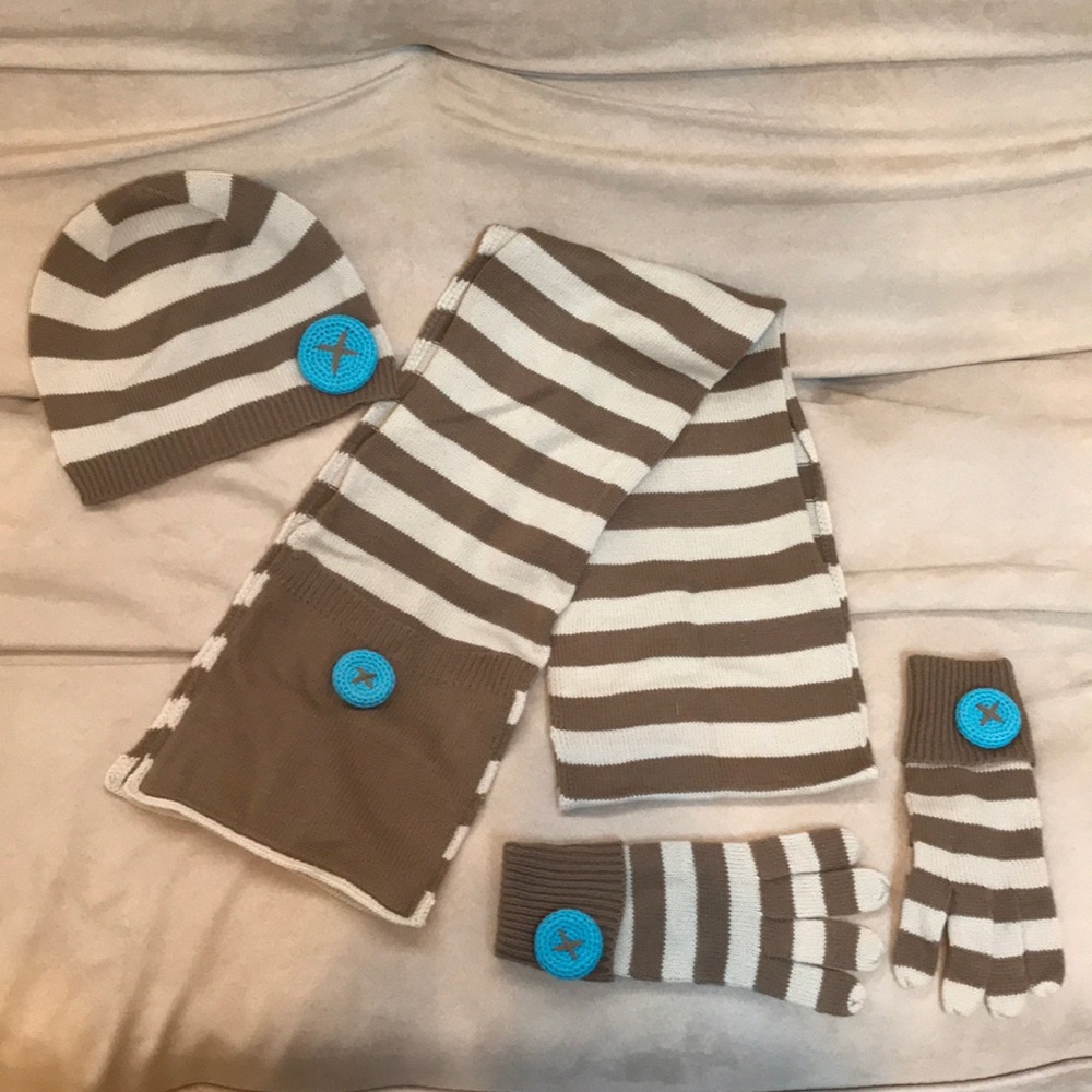 Hat, scarf, and glove set 🧢 🧣 🧤